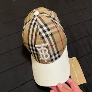 VIP【関税送料無料】希少 BURBERRY BEIGE HAT Burberry Logo Cotton Twill Baseball Cap (Hats) IFCHIC.COM